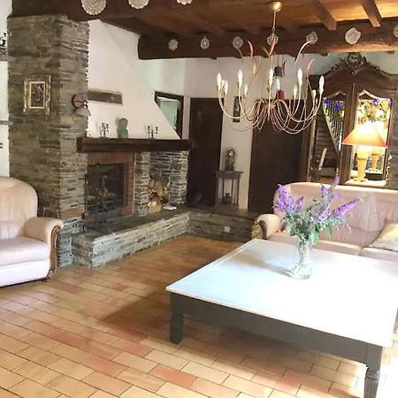 Maison Chaleureuse A Avec Jardin De 3500m² Feriehus *